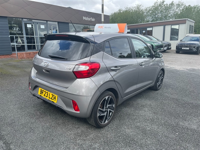 Hyundai I10 1.0 Premium Hatchback Euro 6 S Brown #2