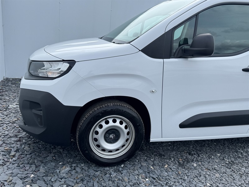 Vauxhall Combo 1.5 Turbo D 2300 Prime Panel Van White #5