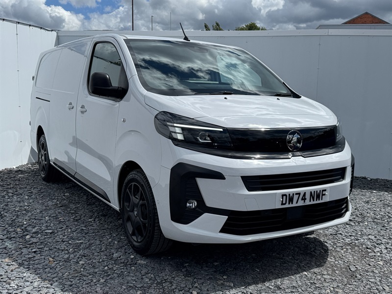 Vauxhall Vivaro 2.0 Turbo D Pro XL Panel Van 6Dr Lwb White