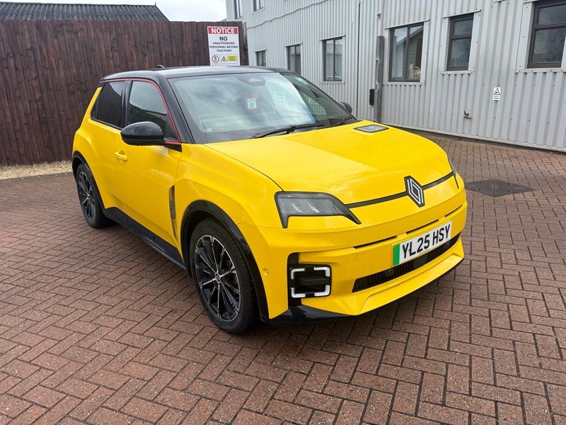 Renault 5 E-Tech Comfort Range 52Kwh Iconic Five Hatchback Elec Yellow