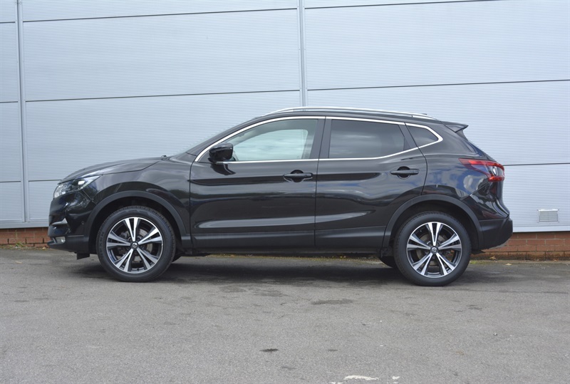 Nissan Qashqai 1.3 Dig-t N-connecta Suv Euro 6 VO68ZWG Black #3