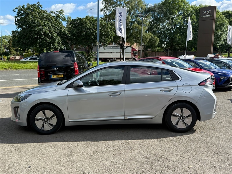 Hyundai Ioniq 1.6 H-gdi Premium Hatchback Hybrid Dct Silver #4