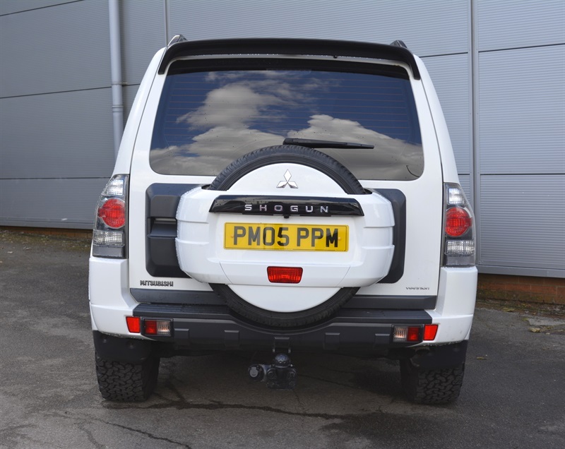 Mitsubishi Shogun 3.2 Di-dc Warrior Suv 4Wd Euro 5 S White #5