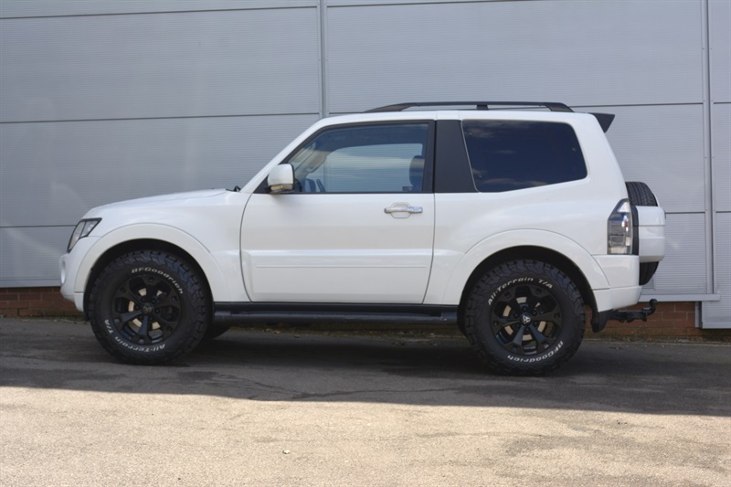 Mitsubishi Shogun 3.2 Di-dc Warrior Suv 4Wd Euro 5 S White #3