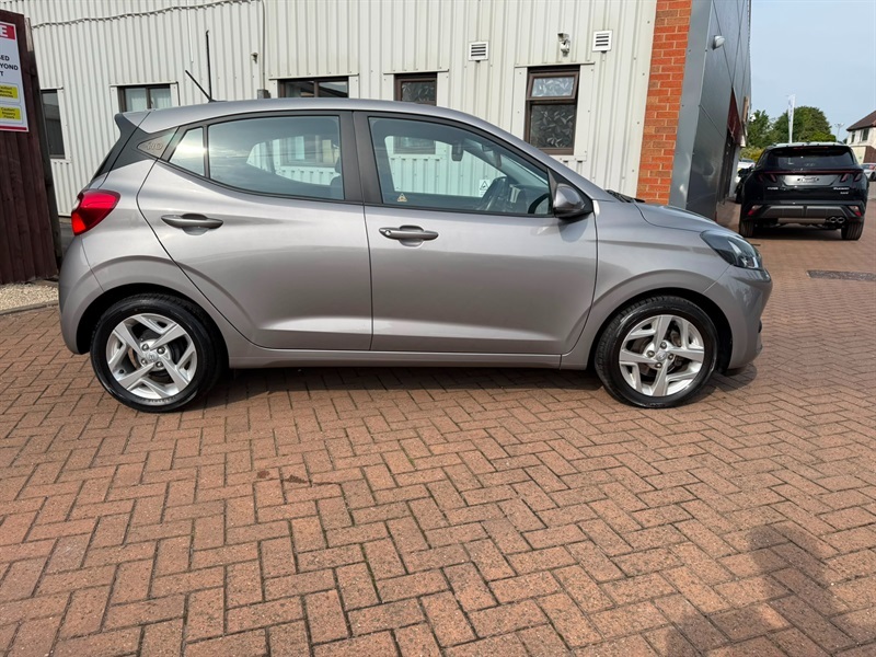 Hyundai I10 1.2 Se Connect Hatchback Euro 6 Brown #3