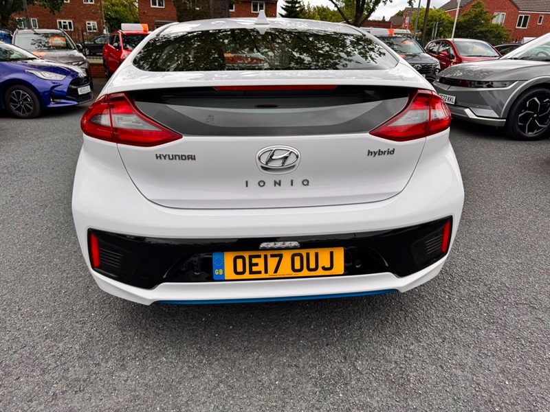 Hyundai Ioniq 1.6 H-gdi Premium Hatchback Hybrid Dct White #3