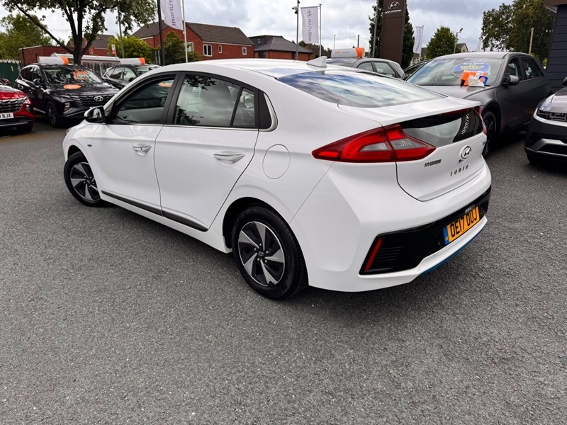 Hyundai Ioniq 1.6 H-gdi Premium Hatchback Hybrid Dct White #2