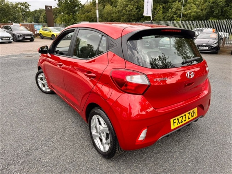 Hyundai I10 1.0 Se Connect Hatchback Euro 6 Red #2