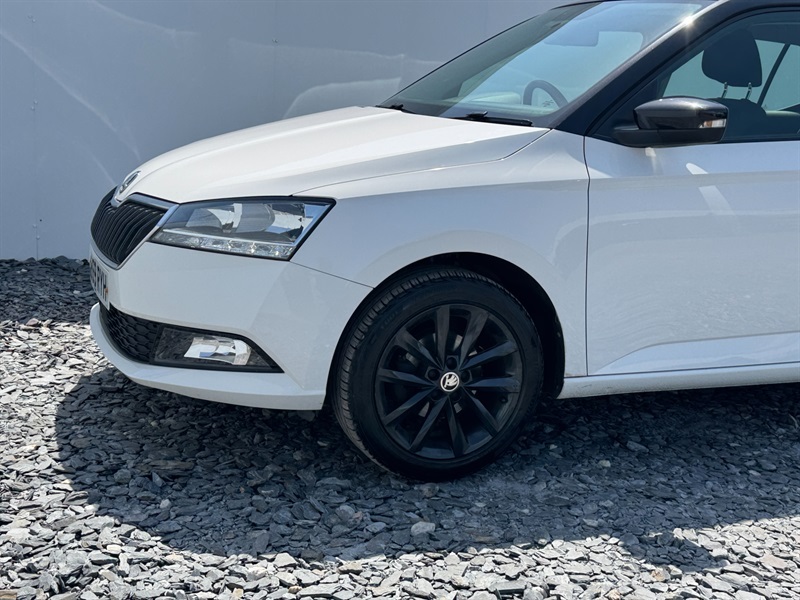 Skoda Fabia 1.0 Tsi Colour Edition Hatchback DE69RYH White #5