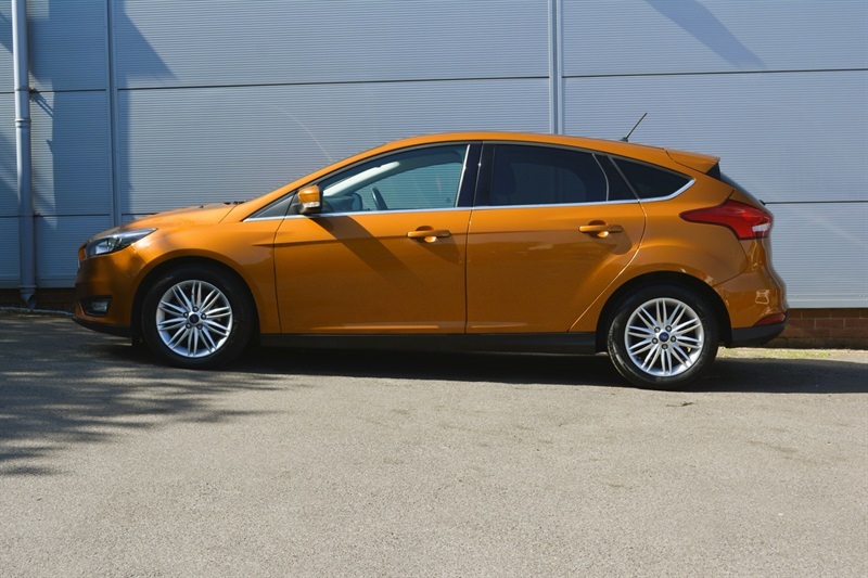 Ford Focus 1.0T Ecoboost Zetec Edition Hatchback A Orange #3