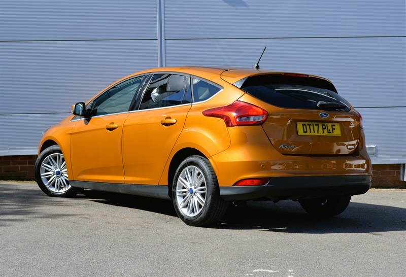 Ford Focus 1.0T Ecoboost Zetec Edition Hatchback A Orange #4