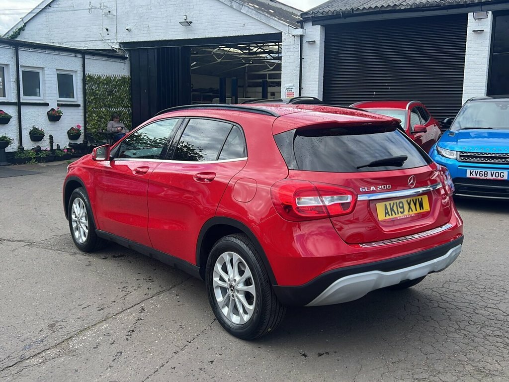 Mercedes-Benz GLA Class 1.6L Se AK19XYW Red #5