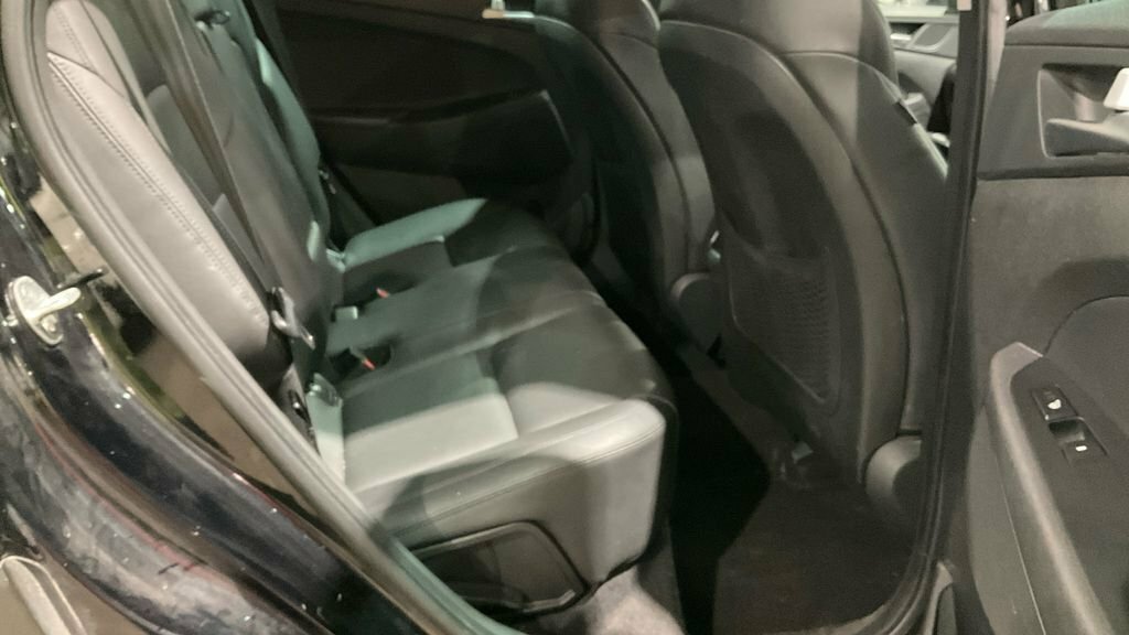 Hyundai Tucson 1.7L Sport Edition ST17RYH Black #6