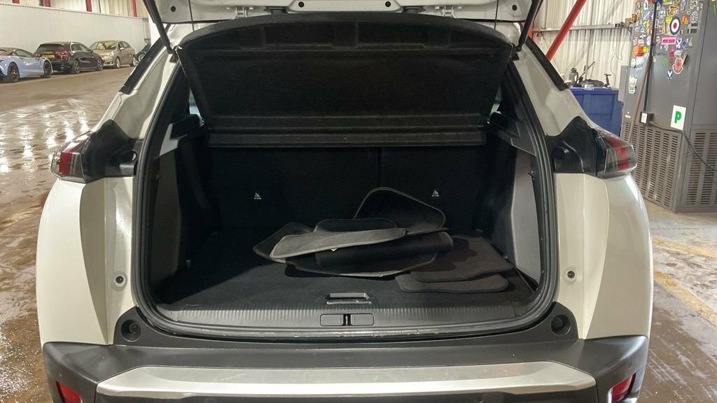 Peugeot 2008 1.2L Gt Line White