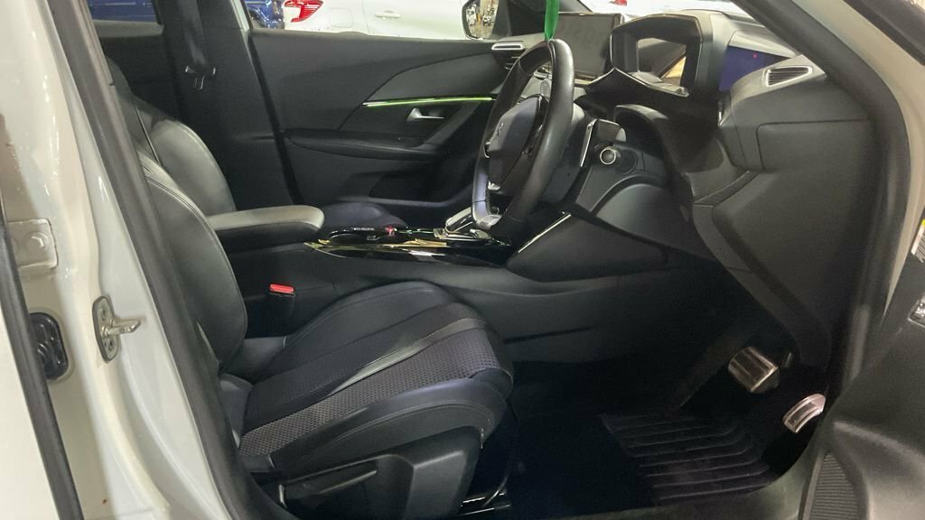Peugeot 2008 1.2L Gt Line YH70MKJ White #3