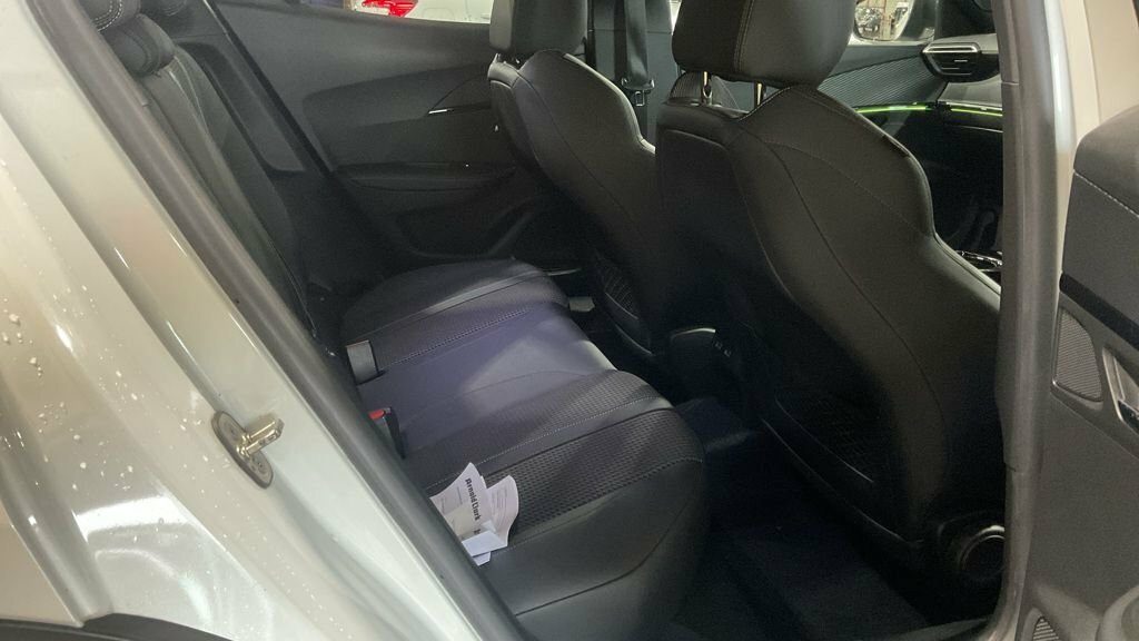 Peugeot 2008 1.2L Gt Line YH70MKJ White #2