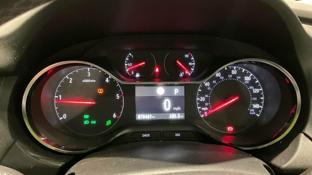 Vauxhall Grandland X 1.6L Sport Nav Black #4
