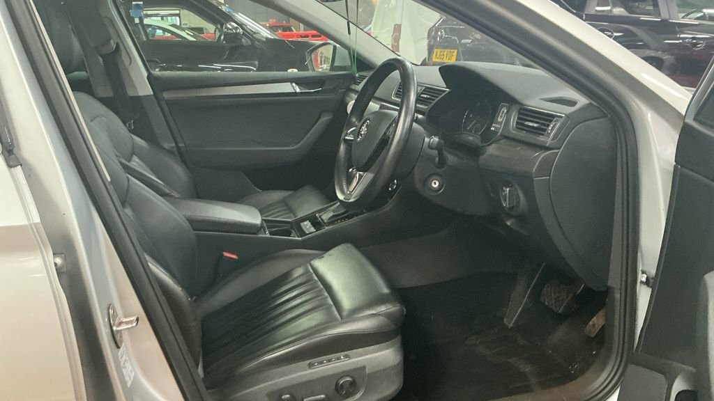 Skoda Superb 2L Se L Executive Silver #3