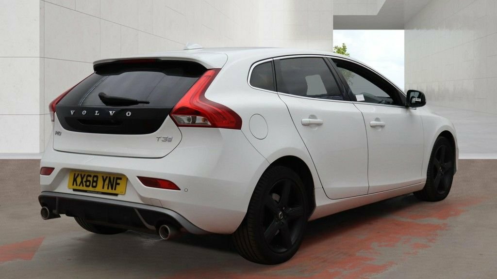 Volvo V40 1.5L R-design Nav Plus White #3