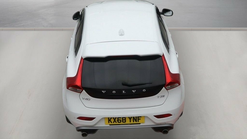 Volvo V40 1.5L R-design Nav Plus White #6