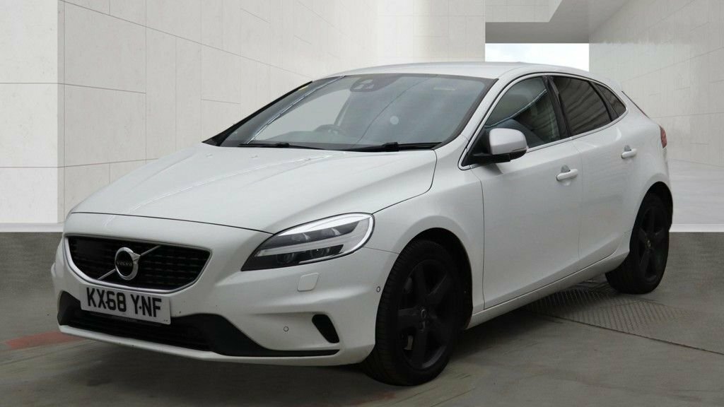Volvo V40 1.5L R-design Nav Plus White #2