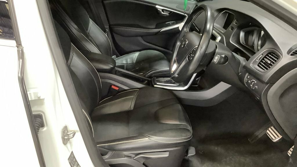 Volvo V40 D2 R-design Nav Plus Grey #9