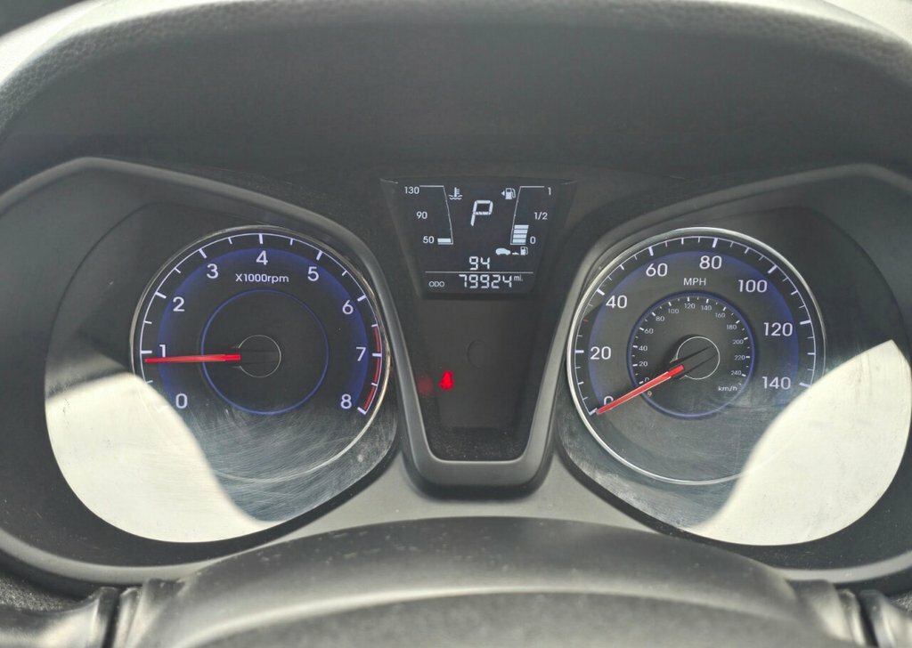 Hyundai Ix20 Style Crdi 5-Door Red #13