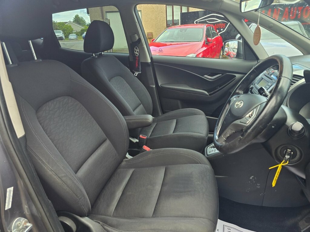 Hyundai Ix20 Style Crdi 5-Door Red #12