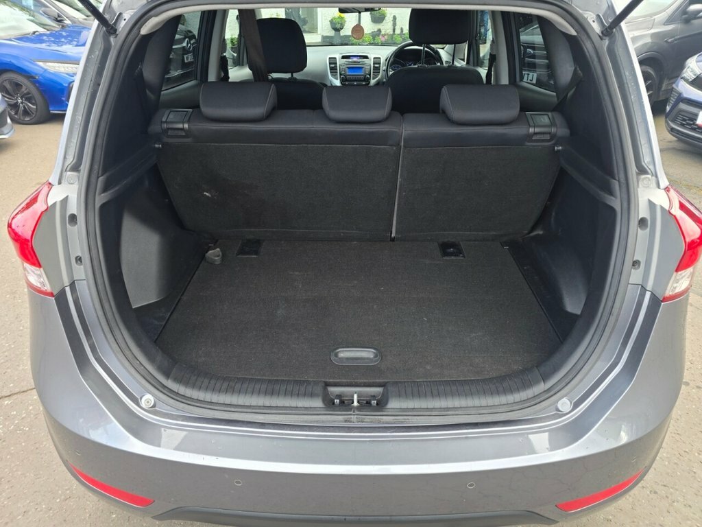 Hyundai Ix20 Style Crdi 5-Door Red #23