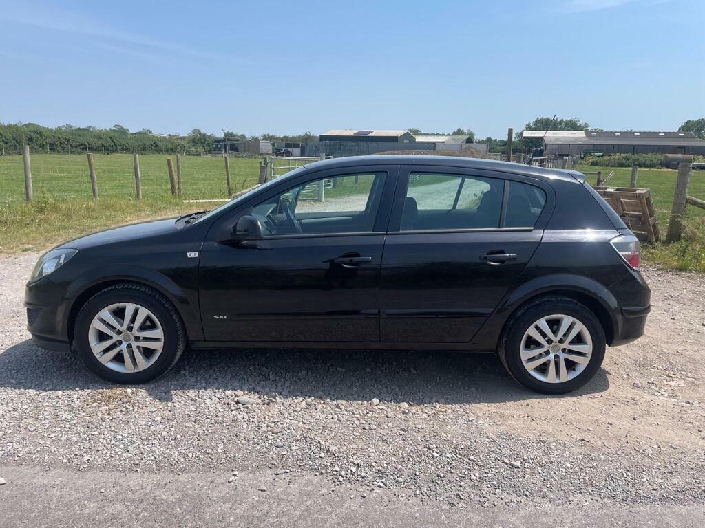 Vauxhall Astra 1.6I 16V Sxi Black #4