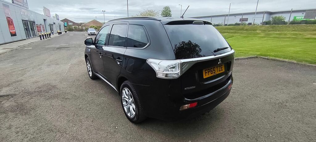 Mitsubishi Outlander 2.0H 12Kwh Gx3h Suv Plug-in Hybrid Cvt FP65TZE Black #3