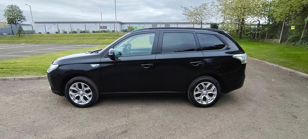 Mitsubishi Outlander 2.0H 12Kwh Gx3h Suv Plug-in Hybrid Cvt FP65TZE Black #2