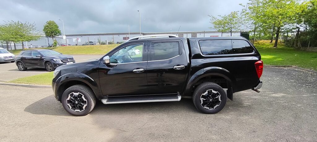 Nissan Navara 2.3 Dci Tekna Pickup Double Cab 4W SL20VOC Black #2