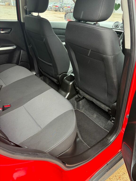 Suzuki Vitara Hatchback Black #10