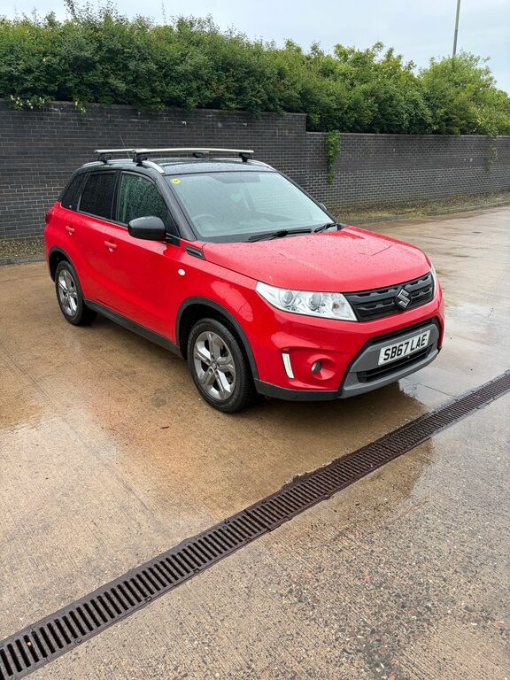 Suzuki Vitara Hatchback Black #7