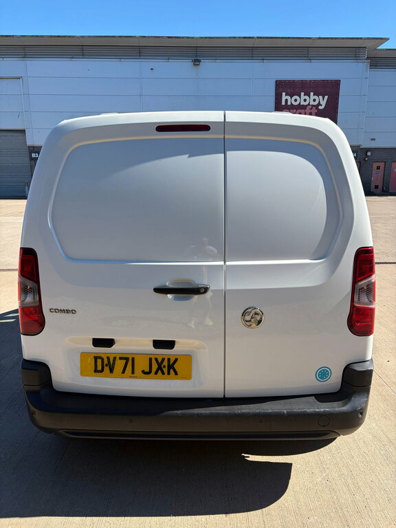Vauxhall Combo 1.5 Turbo D 2300 Dynamic Panel Van Manu DV71JXK White #4