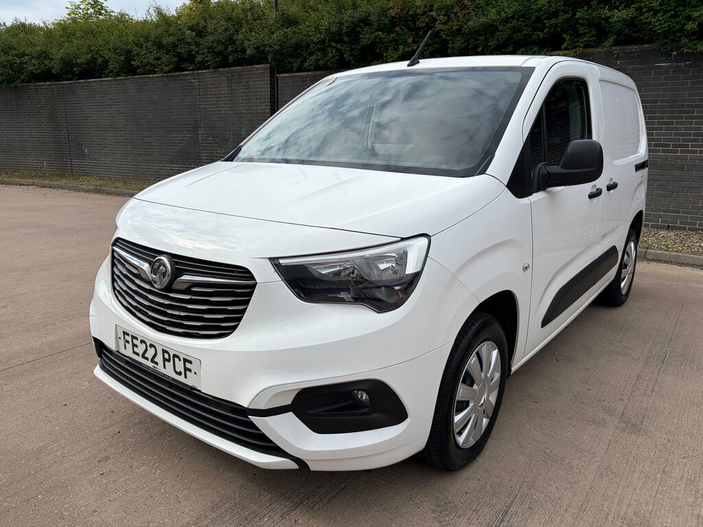 Vauxhall Combo 1.5 Turbo D 2300 Sportive Panel Van Man White