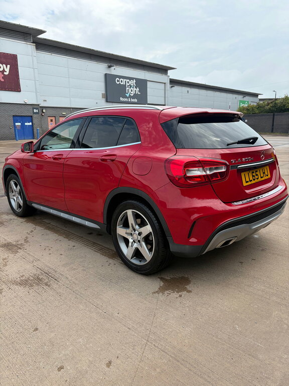 Mercedes-Benz GLA Class 2.1 Gla200d Amg Line Executive Suv Ma Red #3