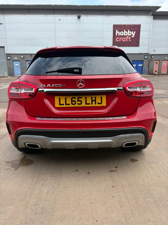 Mercedes-Benz GLA Class 2.1 Gla200d Amg Line Executive Suv Ma Red #4