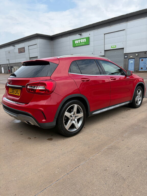 Mercedes-Benz GLA Class 2.1 Gla200d Amg Line Executive Suv Ma Red #5