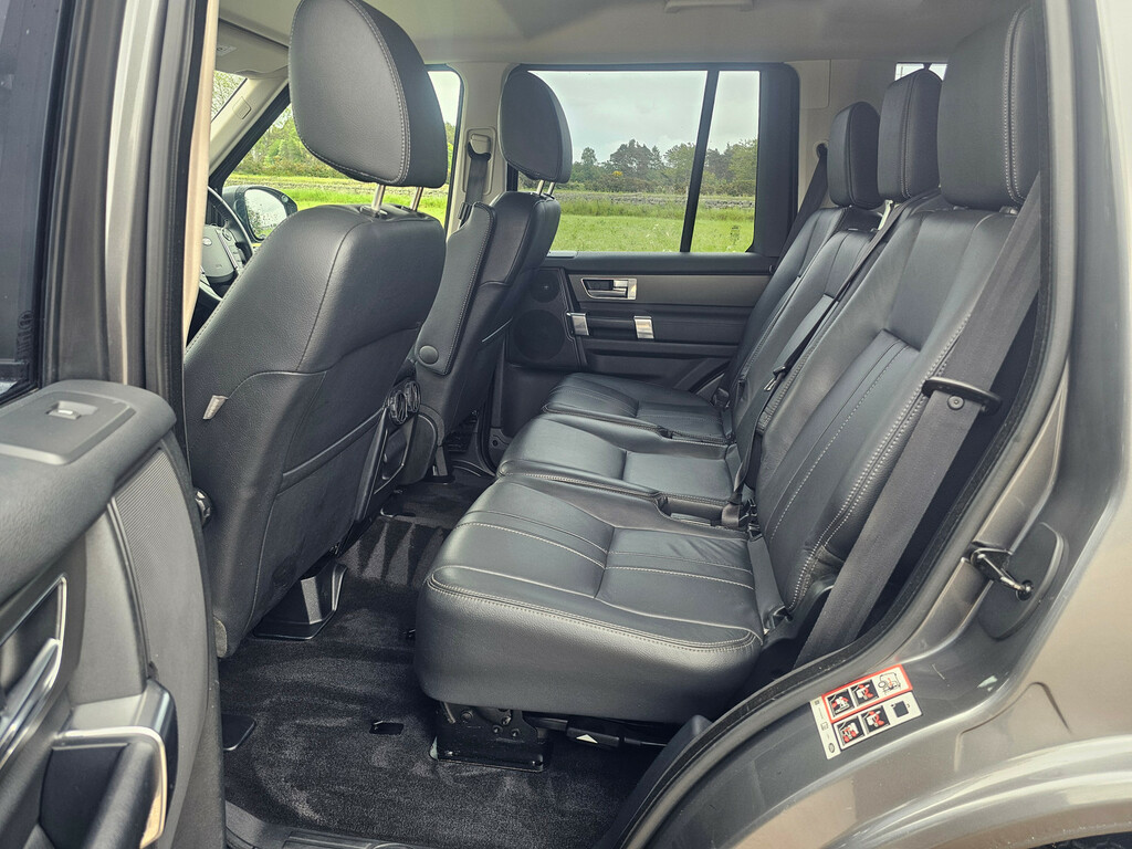 Land Rover Discovery 3 .0 Graphite Sdv6 12 03 2016 Grey #6