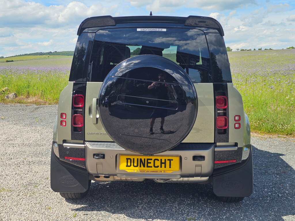 Land Rover Defender 90 X-dynamic Se White #8