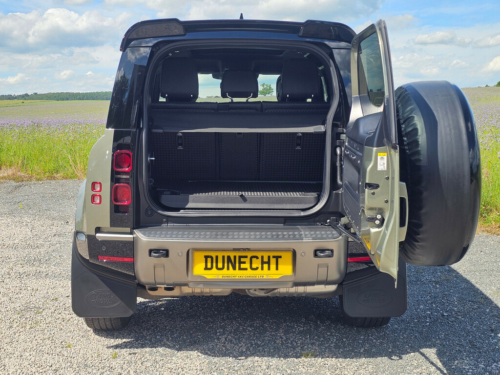 Land Rover Defender 90 X-dynamic Se White #13