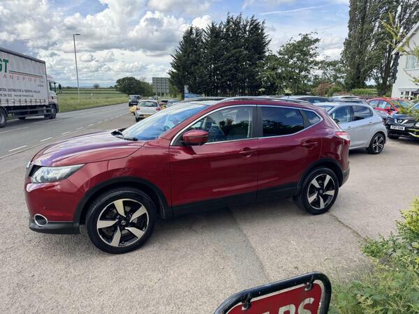 Nissan Qashqai 1.2 Dig-t N-connecta 2Wd Euro 6 Ss EU16URT Red #5