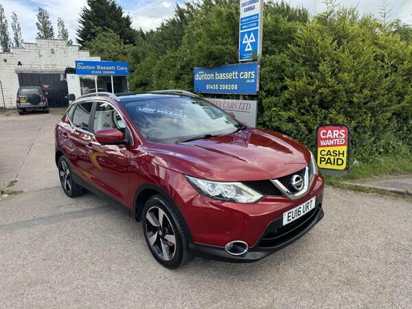 Nissan Qashqai 1.2 Dig-t N-connecta 2Wd Euro 6 Ss Red
