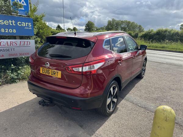 Nissan Qashqai 1.2 Dig-t N-connecta 2Wd Euro 6 Ss EU16URT Red #6