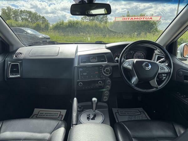 SsangYong Musso Se Black #16