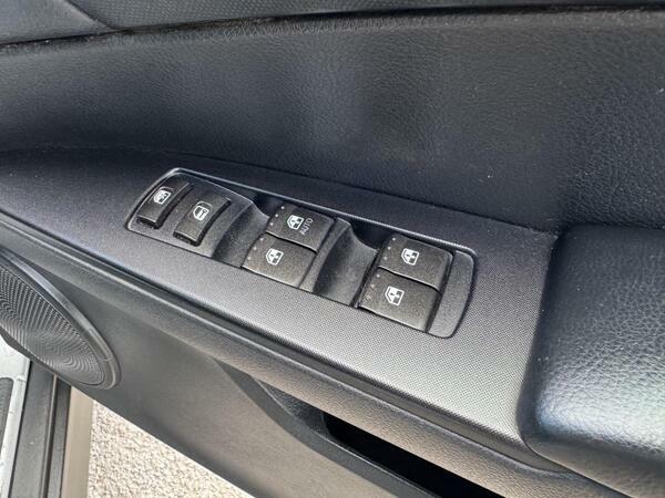 SsangYong Musso Se Black #40