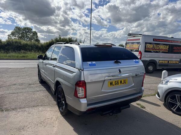 SsangYong Musso Se Black #8