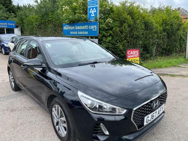 Hyundai I30 1.6 Crdi Blue Drive Se Nav Euro 6 Ss Black